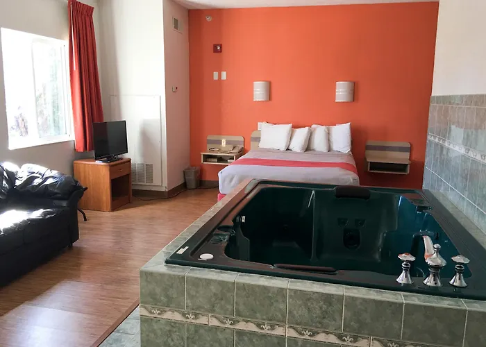 6-minonk, Il Hotel 2*