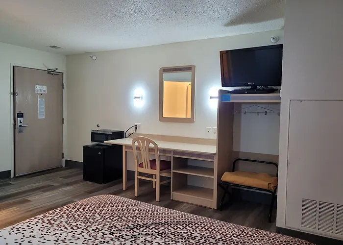 Hotel 6-minonk, Il