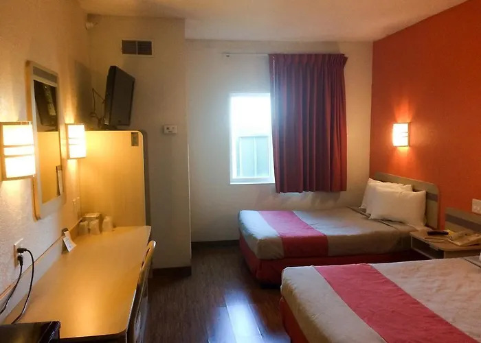 Hotel 6-minonk, Il