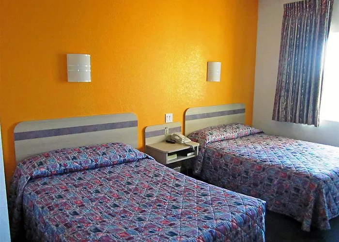 6-minonk, Il Hotel Minonk